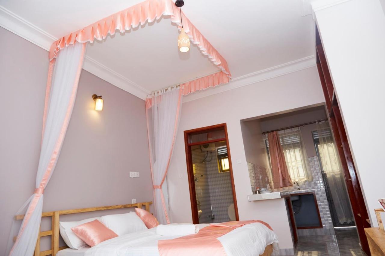 Westway Luxury Suites Mbarara 外观 照片