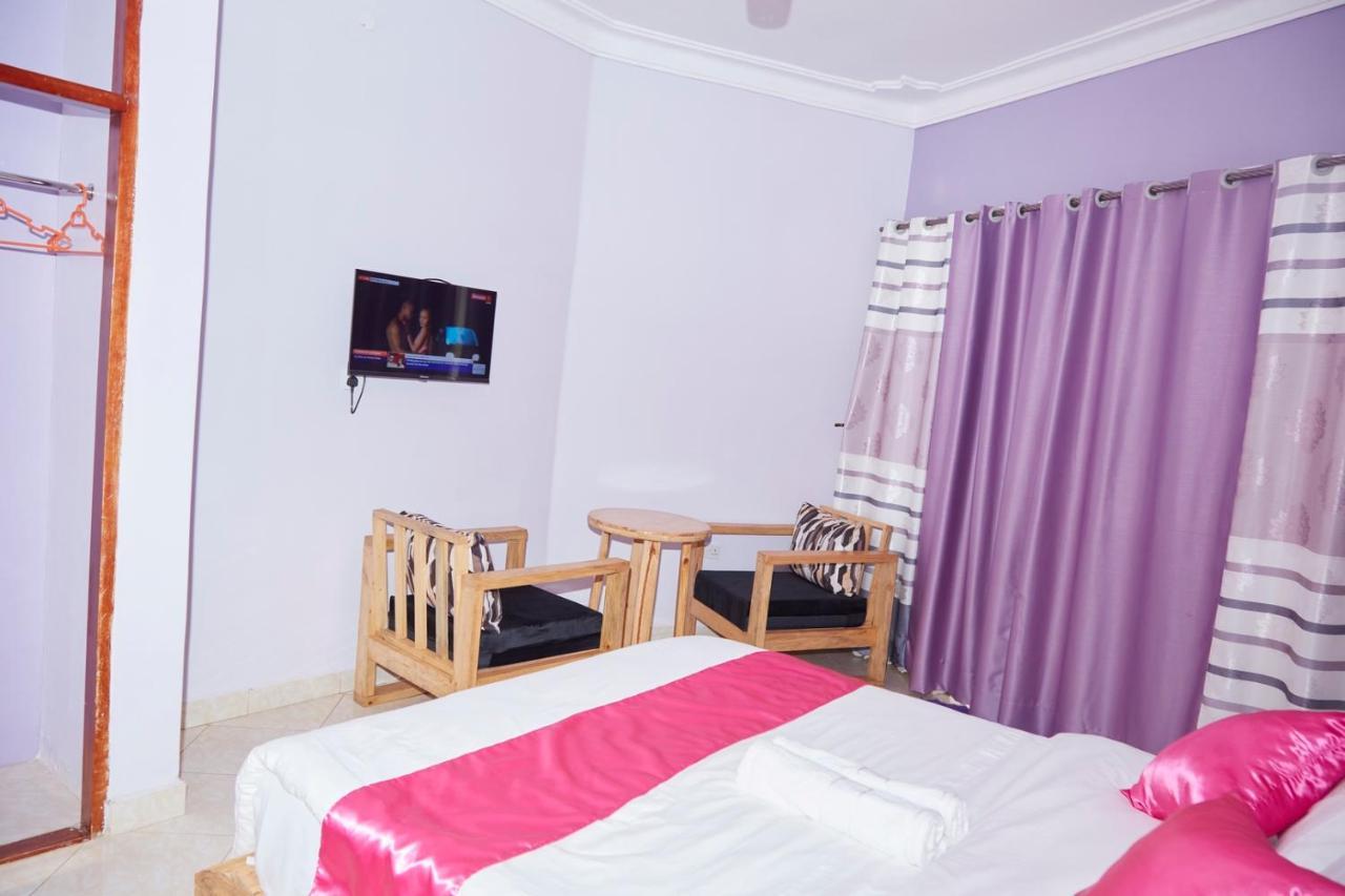 Westway Luxury Suites Mbarara 外观 照片