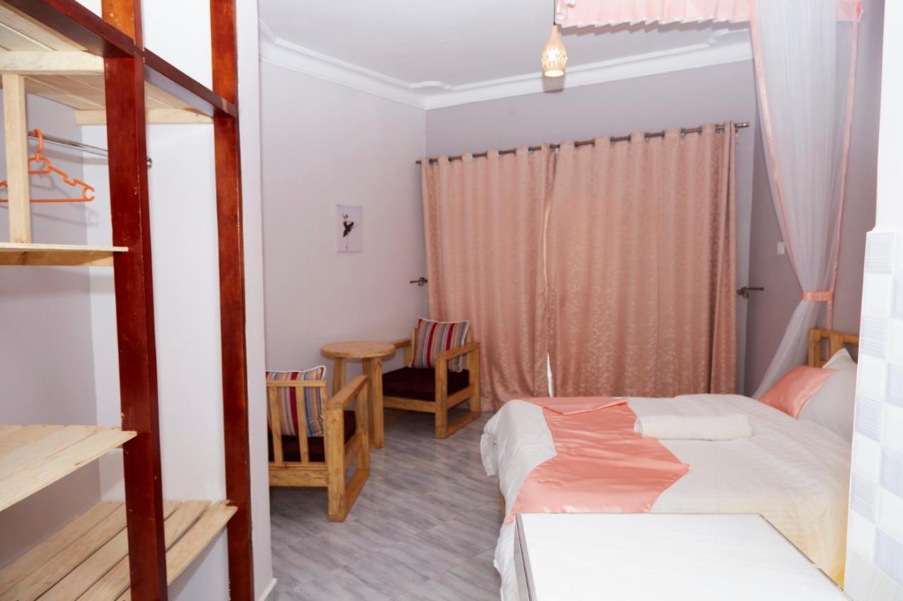 Westway Luxury Suites Mbarara 外观 照片