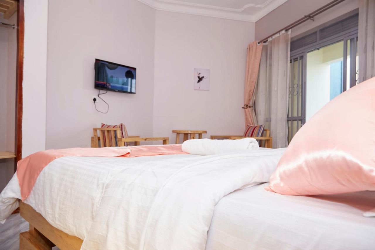 Westway Luxury Suites Mbarara 外观 照片