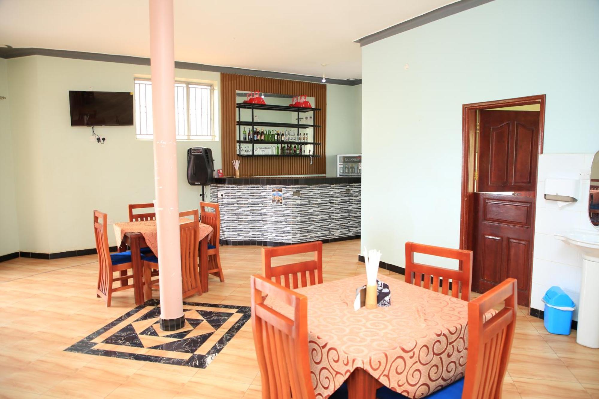 Westway Luxury Suites Mbarara 外观 照片